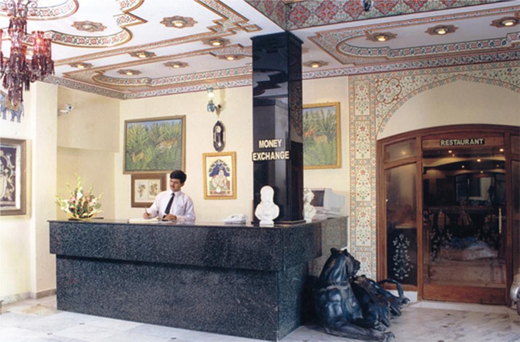 Hotel Aashish ジャイプール エクステリア 写真