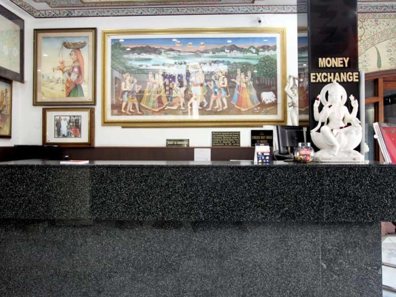 Hotel Aashish ジャイプール エクステリア 写真